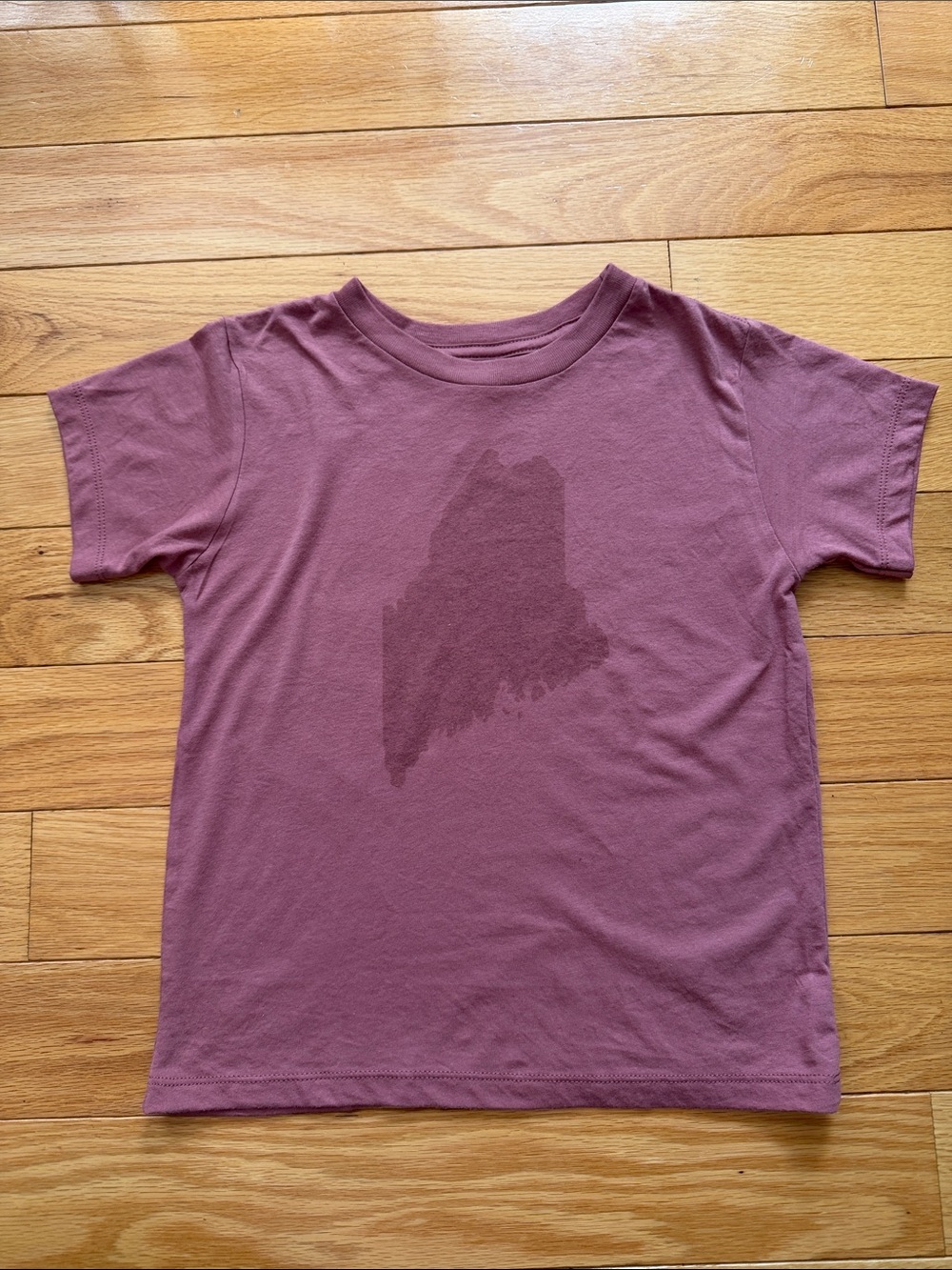 Kids Short Sleeve Tee in Mauve Pink - with Maine State Outline - Everyday Top